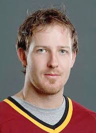 Player photos for the 2000-01 Grande Prairie Storm at hockeydb.com