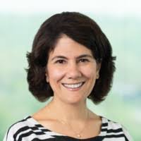 Elizabeth Chard's Instagram, Twitter & Facebook