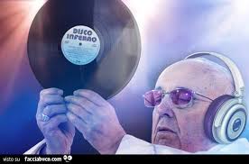 Последние твиты от papa francesco (@pontifex_it). Papa Francesco Con Il Disco Inferno Al Posto Dell Ostia Facciabuco Com