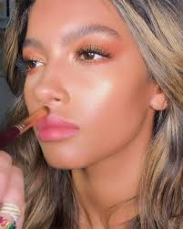 It S Official These Are Going To Be The 8 Biggest Makeup Trends In 2020 Makeup Trends White Liquid Eyeliner Honest Beauty Cream Foundation