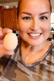 Sheena Hernandez's Instagram, Twitter & Facebook