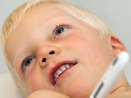 Meist steckt eine infektion mit viren, bakterien oder anderen krankheitserregern dahinter. Fieber Bis Husten Wann Eltern Mit Dem Kind Zum Arzt Sollten Gesundheit