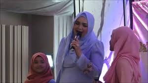 We have song's lyrics, which you can find out below. Dato Sri Siti Nurhaliza Comel Pipi Merah With Lyrics Gathering Sitizone14 Youtube