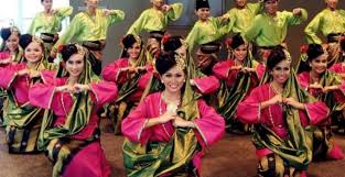 Tari tradisional melayu (zapin melayu) untuk memenuhi tugas mata kuliah gerak dan tari dibawakan oleh. 10 Properti Tari Zapin Lengkap Dengan Gambar Dan Deskripsi
