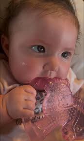 feliz día del niño mi amor, mi princesa, mi chiquita hermosa. desde que  llegaste viniste a cambiar mi vida por completo, definitivamente para bien.  te lo juro mi niña, que me encargaré