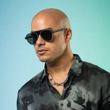 Michael Stuart's Instagram, Twitter & Facebook