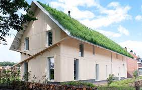 In regio´s met de meest barre klimaatomstandigheden staan er nog massiefhouten gebouwen die eeuwen geleden zijn gebouwd. System Nur Holz