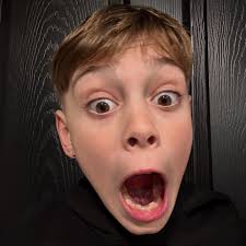 With some time off I went to the @profootballhof with my brothers and  friends! So much fun and really cool to see all the @nfl legends! Thanks to  my crew 👇🏻 @aes_racing @