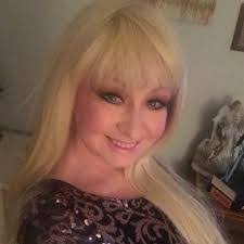 Annie Holbrook's Instagram, Twitter & Facebook