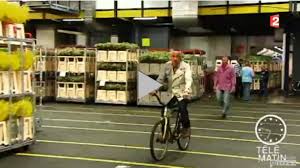Video Philippe Collignon Presente Le Marche Aux Fleurs D Aalsmeer Marche Aux Fleurs Fleurs Jardinerie