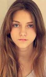 E' la storia di un padre determinato ad avere giustizia per la figlia adolescente morta in seguito ad una iniezione fatta dal suo patrigno(medico)per stuprarla. In Nome Di Mia Figlia Film 2016 Mymovies It