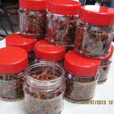 Rupanya ramai yang menyediakan lauk ini yang buka sahaja boleh membangkitkan selera tapi memudahkan urusan menyediakan hidangan kerana ianya tahan lama. Resepi Ikan Bilis Sambal Kering Resep Masakan Khas
