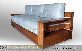 Untuk dipadukan dengan taman belakang yang asri, kamu bisa cat pagar ini dengan warna coklat guys, agar seimbang dengan warna bangku. Jual Sofa Minimalis Bangku Kayu Jati Jepara Murah Terbaru