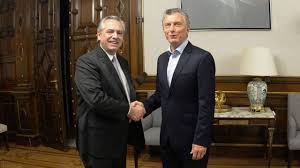 El recuento de votos avanza lento, pero sin pausa, y el líder de perú libre, el izquierdista pedro castillo, mantiene una estrecha ventaja sobre la. Asume Alberto Fernandez En Argentina Los 5 Desafios Economicos Que Enfrentara El Nuevo Presidente Bbc News Mundo