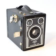 I did not receive the flash camera as described. Vintage Cameras Collection Agfa Synchro Box 600 1951