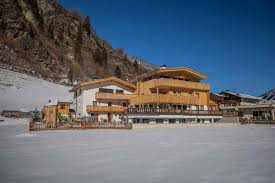 The schlick 2000 ski area is 3.7 mi away, and the stubai glacier can be reached by car in 20 minutes. Gastehaus Barbara In Neustift Im Stubaital Osterreich 80 Bewertungen Preise Planet Of Hotels