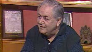 Όποιος δεν φοβάται το πρόσωπο του τέρατος, πάει να πει ότι του μοιάζει. Manos Xatzidakis 23 Oktwbrioy 1925 Ert Gr