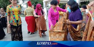 Cantik bsr kebaya dan ber kemban kain jarek di hari kartini / peringati hari kartini 8 artis ini makin anggun pakai kebaya : Pakai Kain Dan Kebaya Setiap Hari Mengapa Tidak Halaman All Kompas Com