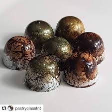 Repost Pastryclasstnt Marble Bonbon Chocolate Chocolat Bonbon Bonbons Chocolatieryour Photo Was Shared By Bakel Chocolate Ice Cream Chocolate Bon Bons