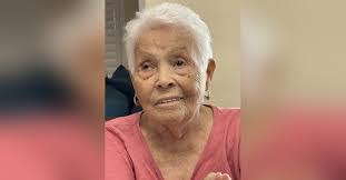 Elsie Munoz's Instagram, Twitter & Facebook