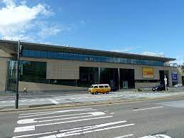 Deutschland seit 1945 präsentiert deutsche zeitgeschichte vom ende des zweiten weltkriegs bis in die gegenwart. Haus Der Geschichte Der Bundesrepublik Deutschland Und U Bahnstation Heussallee Museumsmeile Objektansicht