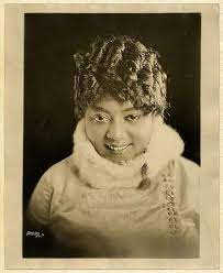Mamie Smith The First Black Woman To Record A Vocal Blues 1920 Rhythm And Blues Black Hollywood African American Artist