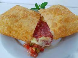 Pastel Especial De Frango E Otimo Picture Of Pastelao Sao Jose Dos Pinhais Tripadvisor