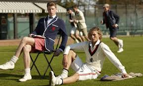 Io invece ce li ho proprio lisci lisci ed è difficile a mantenerli in quel modo. I 10 Tipi Di Maschi Di Roma Nord The Roman Post