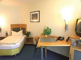 Das Einzelzimmer Ist Ausgestattet Mit Dusche Wc Minibar Haarfon Lcd Kabel Tv Telefon Und Wlan Im Preis Inklusive Ist Die Benut Einzelzimmer Minibar Hotel