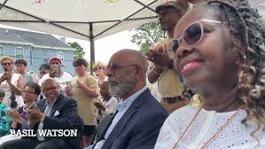 Nancy Schön's Reach for Knowledge Unveiling at Wellesley Free Library