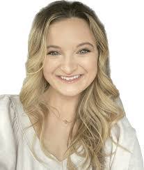 Lori Yoder's Instagram, Twitter & Facebook