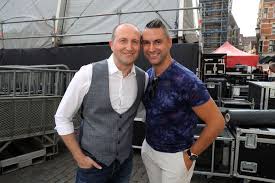 Cinafilm has a total of 15 reviews across 1 movies. Charmezanger Yves Segers En Zijn Partner Tom Zijn Getrouwd Showbizz Hln Be