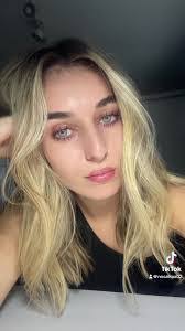 Julia Oria's Instagram, Twitter & Facebook