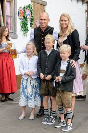 Dieser richtet nun sehr persönliche worte an seinen scheidenden chef. Fc Bayern Munchen Trotz Niederlage Besuchen Die Bayern Die Wiesn Stern De