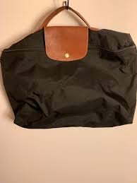 Entrez dans l'univers de la maison longchamp et découvrez la collection sacs pour homme de longchamp. Sacoche Noire Homme Longchamp Vinted