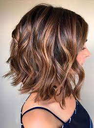 Do You Like To Wear Curls We Ve Tried Our Best To Compile The Trendy Short Curly Ombre Hairstyles To Use In Hair Styles Brown Hair Balayage Short Caramel Hair