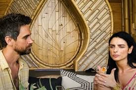 Aislinn derbez rompió el silencio sobre su nuevo amor la hija de eugenio derbez se vio envuelta en fuertes rumores sobre una nueva. Dolphins Open Sea And Exotic Landscapes Aislinn Derbez Vacations In Hawaii With Her Alleged New Boyfriend