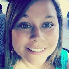 Elisha Lynn's Instagram, Twitter & Facebook