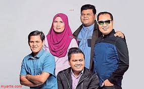 Caliph buskers, known in the emerging local busking scene, consist of five music enthusiasts who are visually impaired. Kerap Tampil Solo Azmi Saat Tak Lupa Kongsi Rezeki Dengan Caliph Buskers My Tv Online