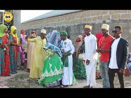 Ukhty daynat akimuimbia biarus live holini. Majirani Chuki Za Nini Harusi Yetu Leo Imefana Official Qaswida Youtube