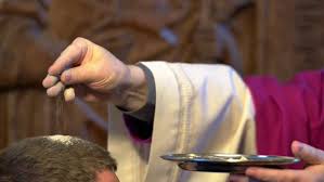 Wenn sie mehr über diesen wichtigen tag im liturgischen kalender erfahren möchten und warum so viele aschermittwoch und fastenzeit feiern, lesen sie weiter!, oft als tag der asche bezeichnet, beginnt der aschermittwoch mit der fastenzeit, indem er das herz des christen auf reue und gebet konzentriert, normalerweise durch persönliches und kommunales geständnis. Aschermittwoch Start In Die Fastenzeit Bistum Passau