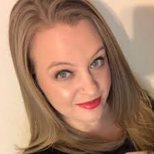 Ashley Arnett, MS, LMFT, provides online therapy