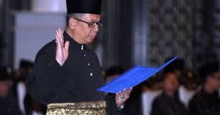 Semua Gelaran Mb Terengganu Sah Ditarik Balik Oleh Sultan Terengganu Friends Family Essay