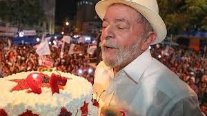 Hoje é mesmo aniversário do Lula? Confusão com datas movimenta a web