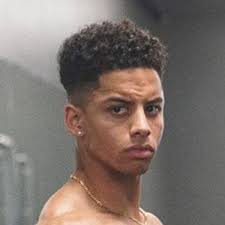 Transformação natural incrível em 3 anos (michael merkel smith).mp4. Michael Smith Instagram Star Bio Family Trivia Famous Birthdays