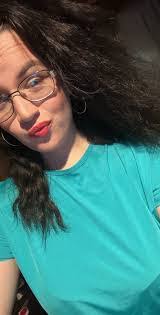 Katrina Bruns's Instagram, Twitter & Facebook