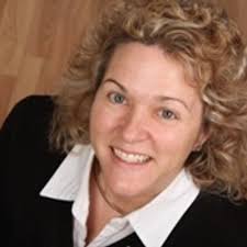 Jo Hausman (@hausmanforhouse)