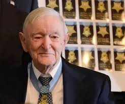 Medal of Honor recipient dies at 99