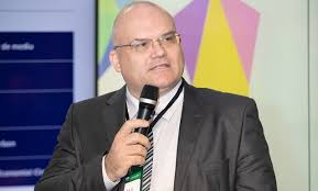 Deneș, alături de primar, au împins autoturismul. Raul Pop Validat Politic Pentru FuncÈ›ia De Secretar De Stat In Cadrul Ministerului Mediului Apelor È™i PÄƒdurilor Green Report