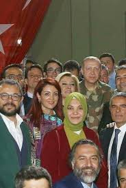 Ak nagehan'a göre halk tv ve tele1 faydasız kanallarmış. Beyaz Isuzu Nagehan Alci Ile Hilal Kaplan Askere Moral Facebook